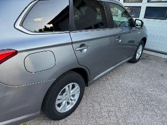Mitsubishi Outlander 2.4 PHEV Pure Navi Clima Cruise 89684 Km NAP ! picture 19