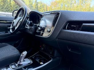 Mitsubishi Outlander 2.4 PHEV Pure Navi Clima Cruise 89684 Km NAP ! picture 5