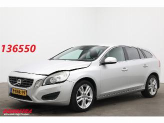 škoda osobní automobily Volvo V-60 1.6 T3 Aut. Momentum Navi Clima Cruise PDC 141.308 km! 2013/5