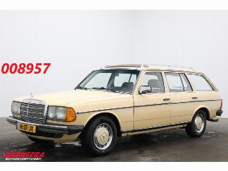 Damaged car Mercedes Eclipse 300 TD Combi Aut. W123 Radio AHK + extra wielset! 1982/2