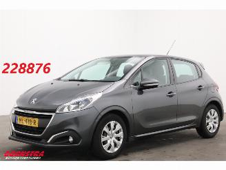 krockskadad bil auto Peugeot 208 1.2 PureTech Access Navi Airco Cruise PDC 148.664 km! 2017/3