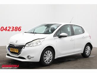 krockskadad bil auto Peugeot 208 1.2 VTi 5-DRS Urban Soul Navi Clima Cruise PDC 2013/6