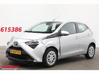 Coche accidentado Toyota Aygo 1.0 VVT-i x-play Airco Cruise Camera 44.294 km! 2021/3