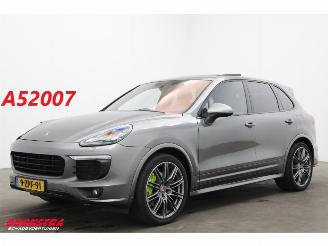 Auto incidentate Porsche Cayenne 3.0 S E-Hybrid Chrono Pano Memory Lucht Bose Sitzbel.+SHZ 2015/2