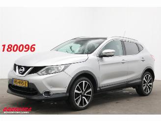 Coche accidentado Nissan Qashqai 1.2 Tekna Pano Leder 360° Navi Cruise SHZ 2015/12