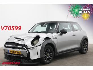 Schadeauto Mini Cooper SE Camden Edition 33 kWh LED Navi Clima Cruise SHZ PDC 2024/2