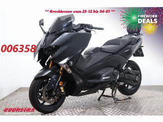 damaged motor cycles Yamaha  T-Max 530 Black Max Akrapovic 2017/8