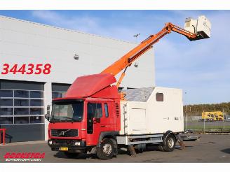 Tweedehands vrachtwagen Volvo FL 220 Hubarbeitsbuhne Custers T200 18T 2003/5