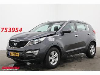 Vaurioauto  passenger cars Kia Sportage 1.6 GDI X-treme ComfortLine Navi Clima Cruise Camera AHK 2016/1