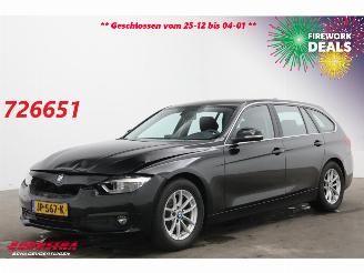 Damaged car BMW 3-serie Touring 320d EDE Centennial Aut. Navi Clima Cruise PDC AHK 2016/5
