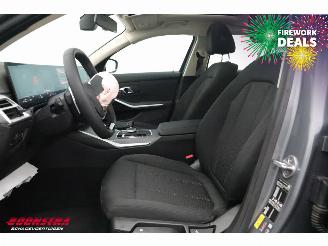 BMW 3-serie 330e Schuifdak 360° LED Cruise SHZ 4.216 km! picture 17