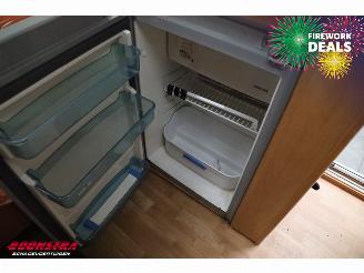 Swift  Charisma 220 BY 2006 Oven picture 16