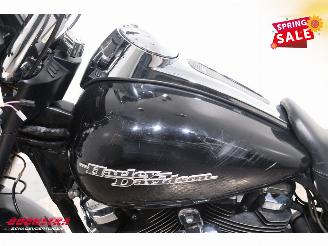 Harley-Davidson  FLHX Street Glide LED Cruise picture 11