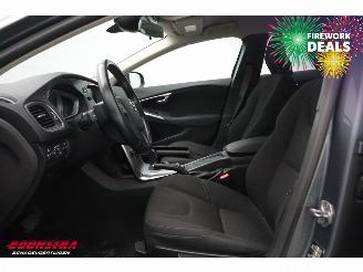 Volvo V-40 Cross Country 2.0 D2 Aut. Kinetic Navi Airco Cruise picture 8