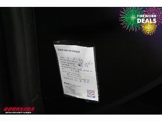 Renault Clio Grandtour Estate 0.9 TCe Intens LED Navi Clima Cruise PDC AHK 109.478 km! picture 25