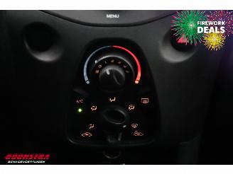 Toyota Aygo 1.0 VVT-i x-fun Airco Bluetooth Cruise 80.608 km! picture 22