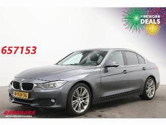krockskadad bil auto BMW 3-serie 320d EDE Leder Navi Clima Cruise SHZ PDC AHK 2014/3