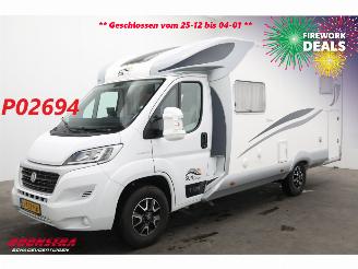 Vaurioauto  campers Iveco  T 690 2.3 MJ Aut. Level Single Beds Airco Cruise 2020/8