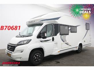 Schade camper Chausson  Welcome 727 GA 2.3 MJ Solar Hefbed Single Beds Leder Cruise Camera AHK 58.856 km! 2016/10