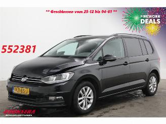 dañado vehículos comerciales Volkswagen Touran 1.6 TDI VAN Navi Clima Cruise SHZ PDC AHK 143.757 km! 2017/10