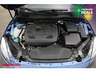 Volvo V-40 1.5 T3 Aut. R-Design LED H/K Leder Navi Clima Cruise Camera SHZ PDC AHK picture 8