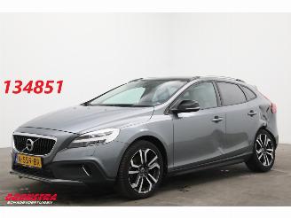 Vaurioauto  passenger cars Volvo V-40 Cross Country 2.0 T3 Momentum LED Memory Leder Navi Camera SHZ PDC AHK 2017/5