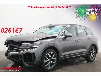 damaged passenger cars Volkswagen Touareg 3.0 TDI Aut. 4WD Elegance Pano LED ACC Leder Memory Massage Ventilatie AHK 2024/9