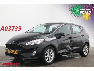skadebil auto Ford Fiesta 1.1 Trend Navi Airco Cruise PDC 75.883 km! 2017/10
