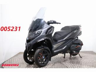 dommages motocyclettes  Piaggio  MP3 530 HPE Exclusive ABS Camera 4.804 km! 2022/12