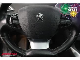 Peugeot 308 1.2 PureTech Aut. Allure Pano LED Navi Clima Cruise PDC picture 15