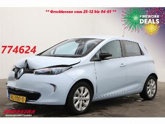skadebil auto Renault Zoé R240 Zen 22 kWh (incl. Accu) Navi Clima Cruise Camera 2013/4