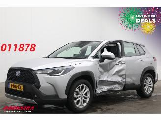 damaged passenger cars Toyota Corolla Cross 2.0 HP Hybrid Active LED ACC Navi Clima Camera LRHZ SHZ AHK 2023/3