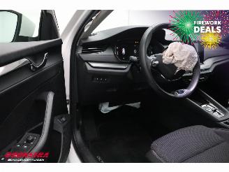 Skoda Octavia Combi 1.0 e-TSI DSG Business Edition Virtual Navi Clima Cruise Camera picture 20