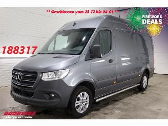 Vaurioauto  commercial vehicles Mercedes Sprinter 319 CDI V6 7G-Tronic 360° Leder Navi Airco Cruise PDC AHK 2019/12