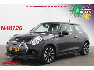 Vaurioauto  passenger cars Mini Cooper SE Electric Yours 33 kWh Pano LED HUD H/K Leder SHZ Camera 60.571 km! 2020/10