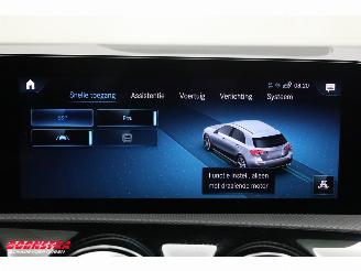 Mercedes A-klasse 180 7G-Tronic AMG Pano LED Memory Camera SHZ PDC 44.549 km! picture 21