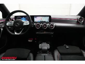 Mercedes A-klasse 180 7G-Tronic AMG Pano LED Memory Camera SHZ PDC 44.549 km! picture 11
