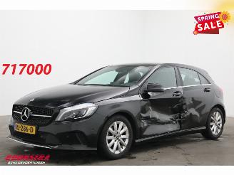 Schadeauto Mercedes A-klasse 180 d Business Solution Navi Airco Cruise SHZ PDC 2017/11