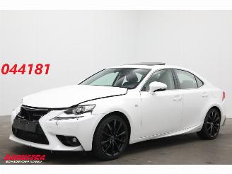Voiture accidenté Lexus IS 300h 25th Edition Orig. NL Schuifdak Leder Cruise Camera SHZ PDC 110.448 km! 2015/12