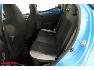 Toyota Aygo 1.0 VVT-i x-play Bluetooth Airco Cruise Camera picture 17