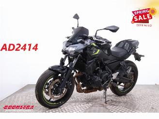 krockskadad bil motor Kawasaki Z 650 ABS LED 2.559 km!! 2024/10