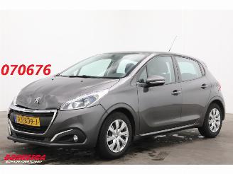 škoda osobní automobily Peugeot 208 1.2 PureTech Blue Lion 5-DRS Navi Airco Cruise PDC 41.267 km! 2017/11