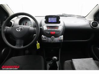 Toyota Aygo 1.0 VVT-i Now 5-DRS Navi Airco 96.456 km! picture 15