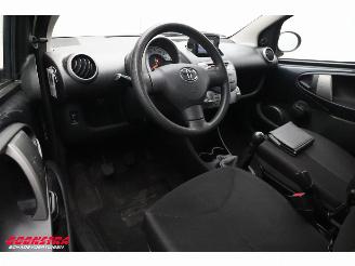 Toyota Aygo 1.0 VVT-i Now 5-DRS Navi Airco 96.456 km! picture 19