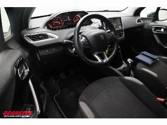 Peugeot 208 1.2 VTi Style 5-DRS Navi Airco Bluetooth Cruise AHK 162.109 km! picture 18