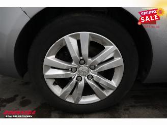 Peugeot 308 SW 1.6 BlueHDI Executive Pack Pano Navi Clima Cruise Camera PDC AHK picture 9