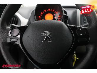 Peugeot 108 1.0 e-VTi Blue Lion Bluetooth Airco 16.397 km! picture 18