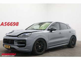 Damaged car Porsche Cayenne 3.0 E-Hybrid Pano Sport Chrono PDLS+ PASM Bose 360° 2023/10
