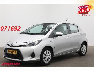 skadebil auto Toyota Yaris 1.5 Full Hybrid Aut. Aspiration Clima Cruise Camera 2013/10