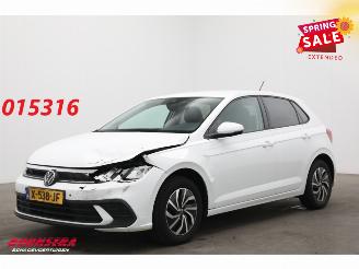 skadebil auto Volkswagen Polo 1.0 TSI Life Virtual Apple/Android ACC Navi Camera SHZ 2023/11